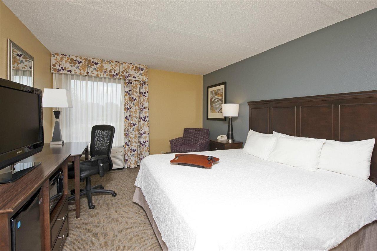 Hampton Inn Janesville Exterior photo