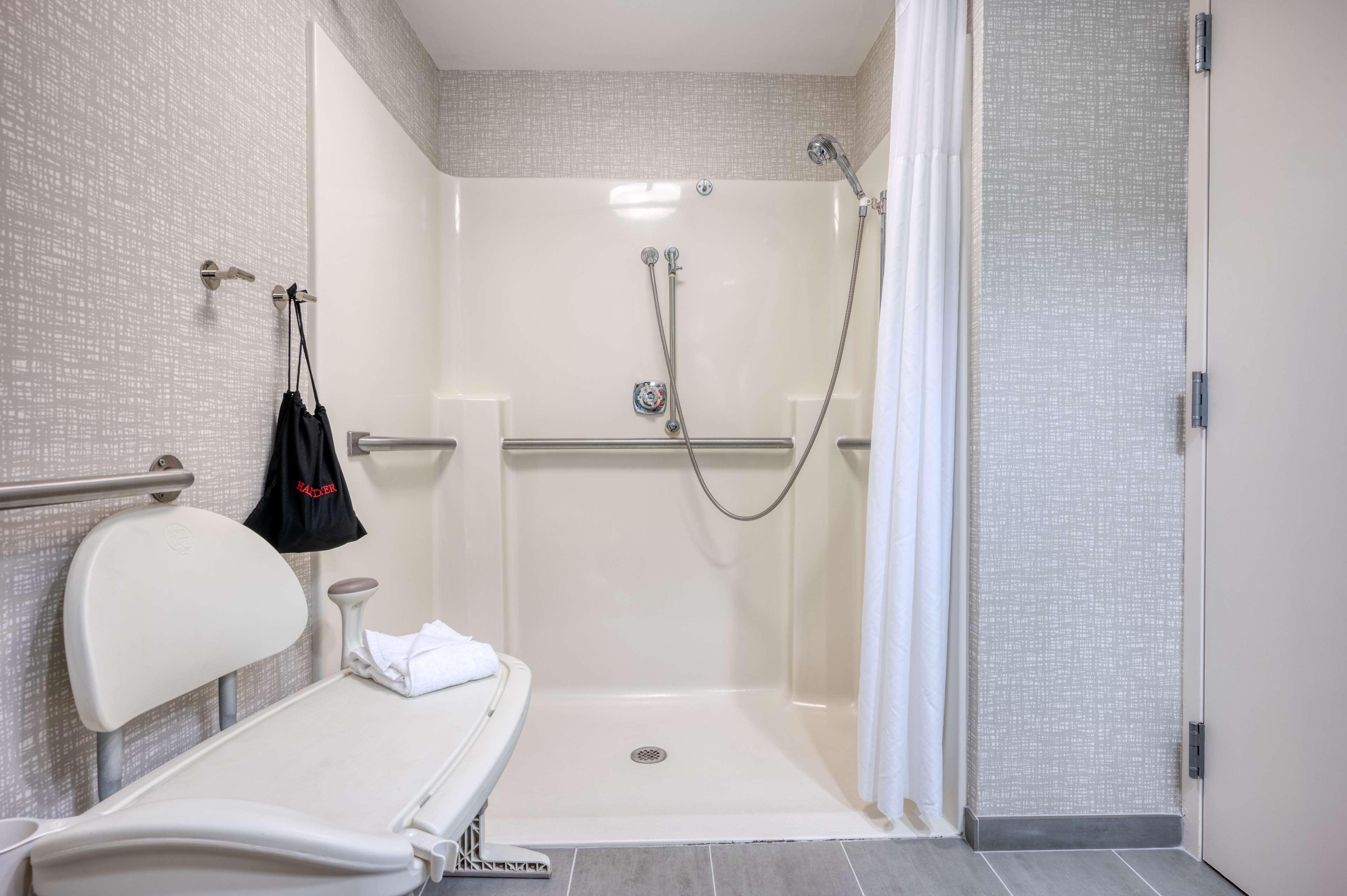 Hampton Inn Janesville Exterior photo
