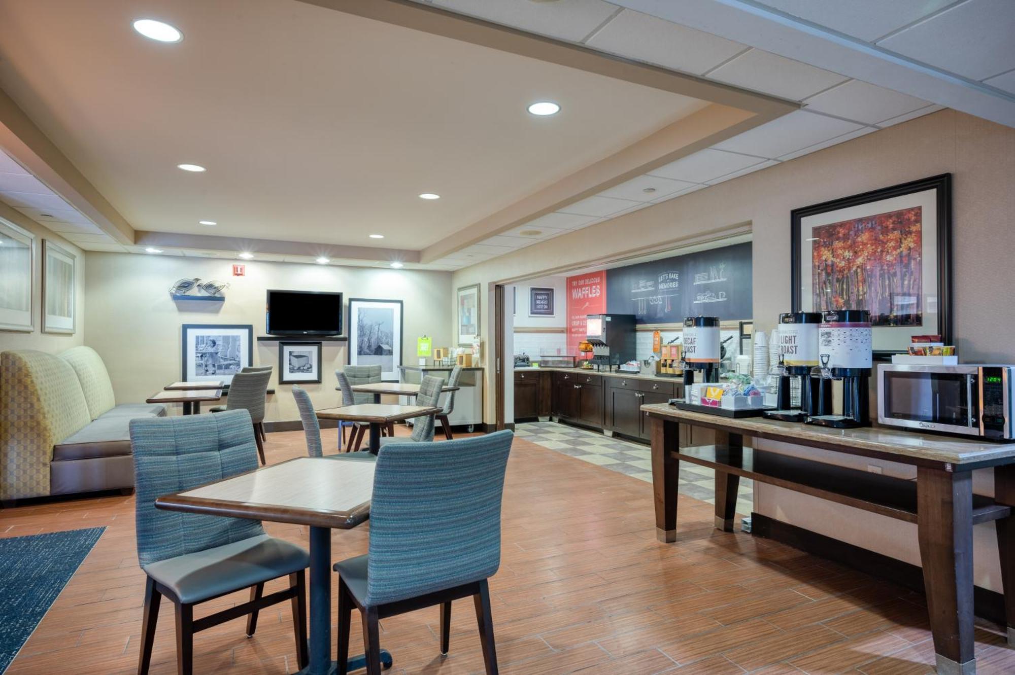 Hampton Inn Janesville Exterior photo